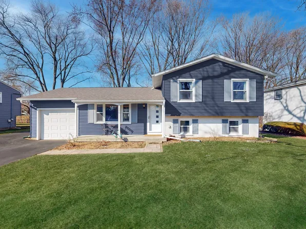 5S270 Scots Dr, Naperville, IL 60563