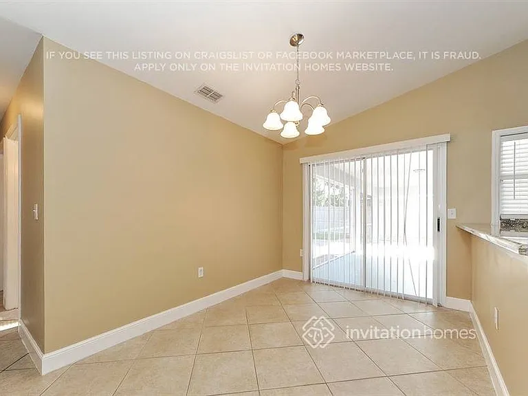 4526 Windsor Ct E — Photo 10