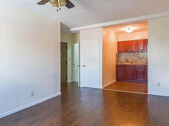 3rd image of 195 Stanhope St Suite 2