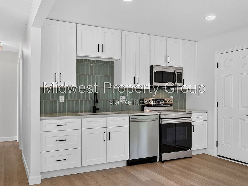 1st image of 13 S Perry Cir