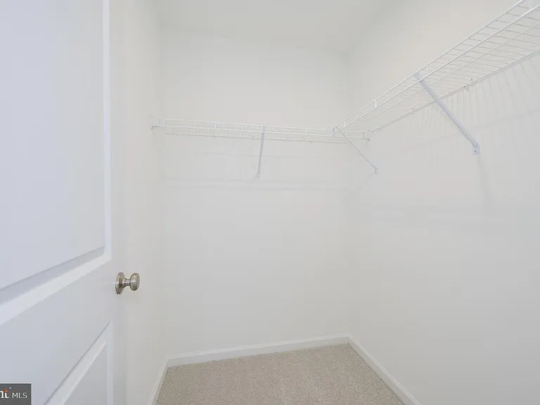 519 Fontana Cir — Photo 34