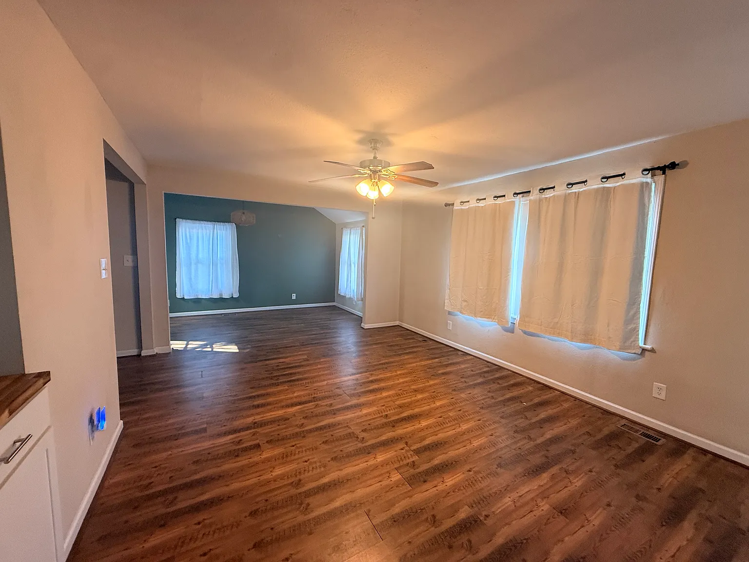 3 bed, 1577 sqft, $2,200 — Photo 3