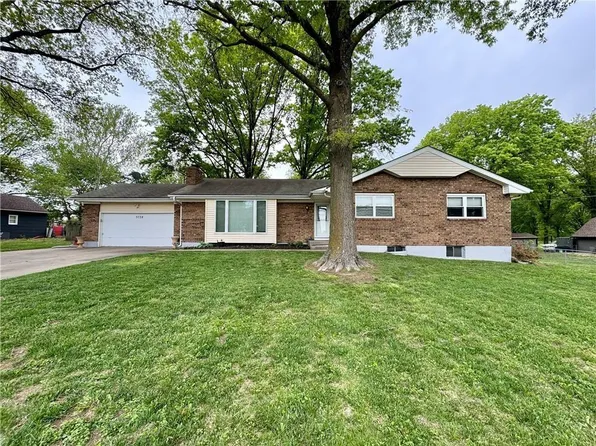 3738 N 123rd St, Kansas City, KS 66109