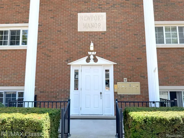 165 S Water St APT 203, Marine City, MI 48039