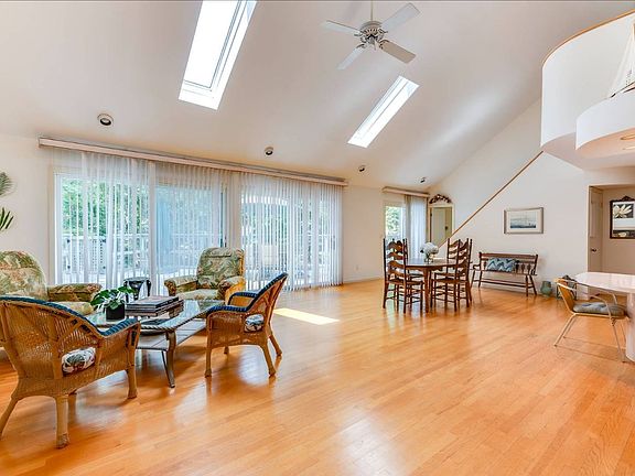 3rd image of 61 Northside Dr