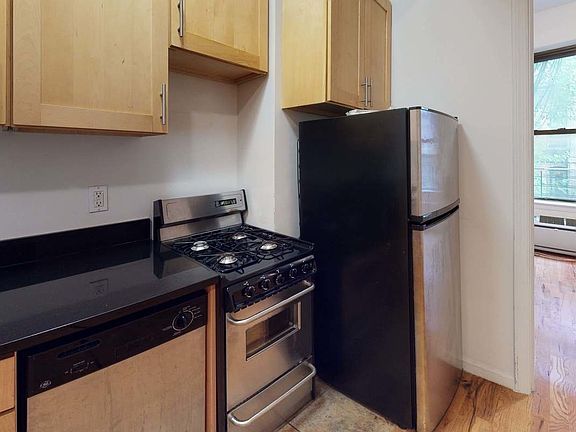 3rd image of 334 E 93rd St #6A
