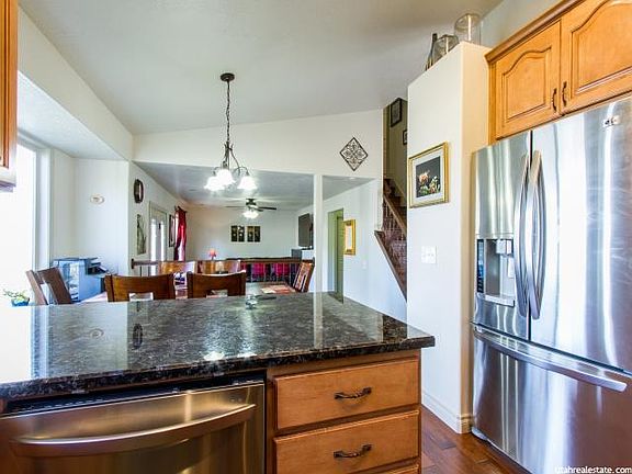 5th image of 764 W Justin Ct