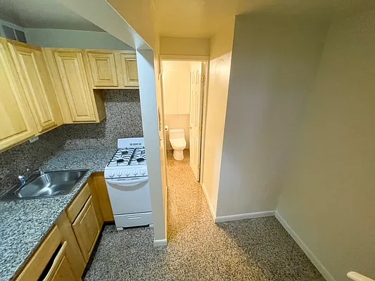 Rented by City Connections Realty | media 8