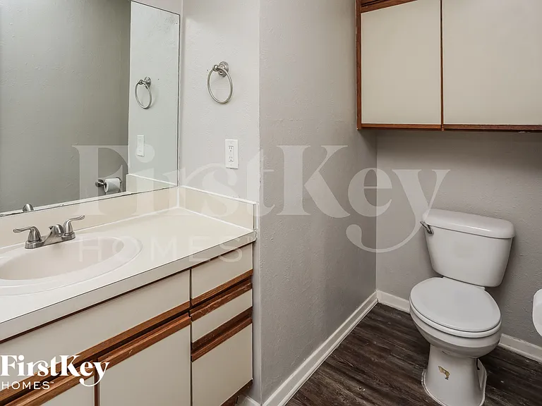 417 Lakeside Dr — Photo 14