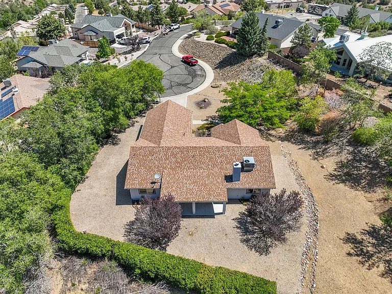 379 Badger Ct — Photo 40