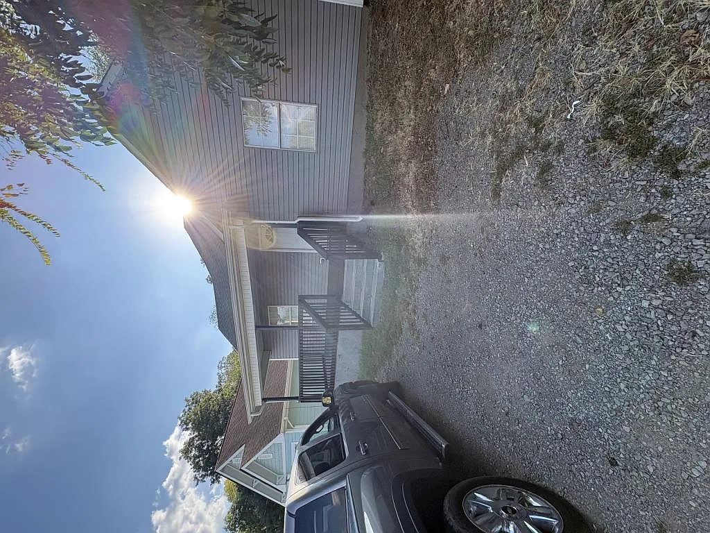 1127 Texas Ave — Photo 2