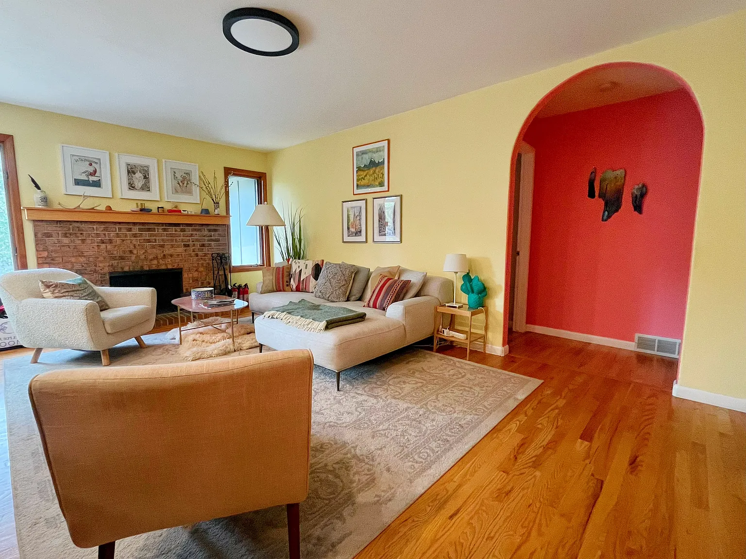 4 bed, 2676 sqft, $5,985 — Photo 1