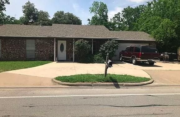 1st image of 1001 Holleman Dr