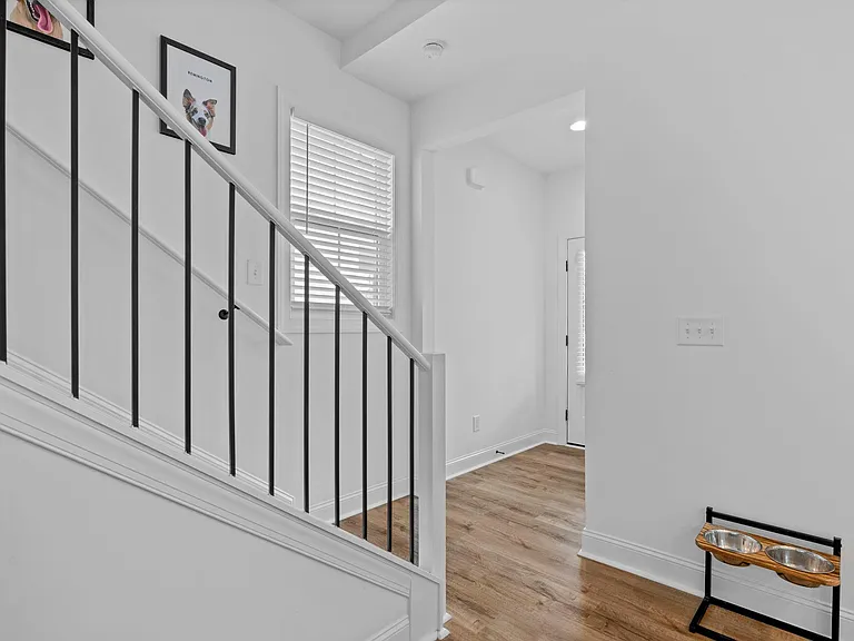 5619 Johnson Woods Ct — Photo 3