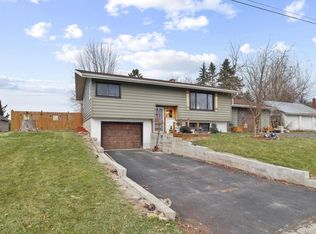 227 Parkview Ln, Marshall, WI 53559