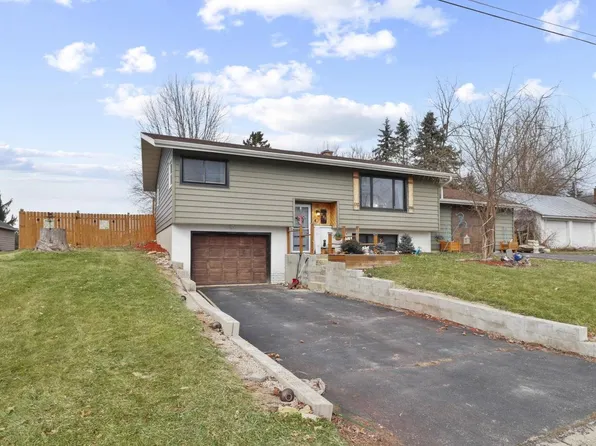 227 PARKVIEW Lane, Marshall, WI 53559