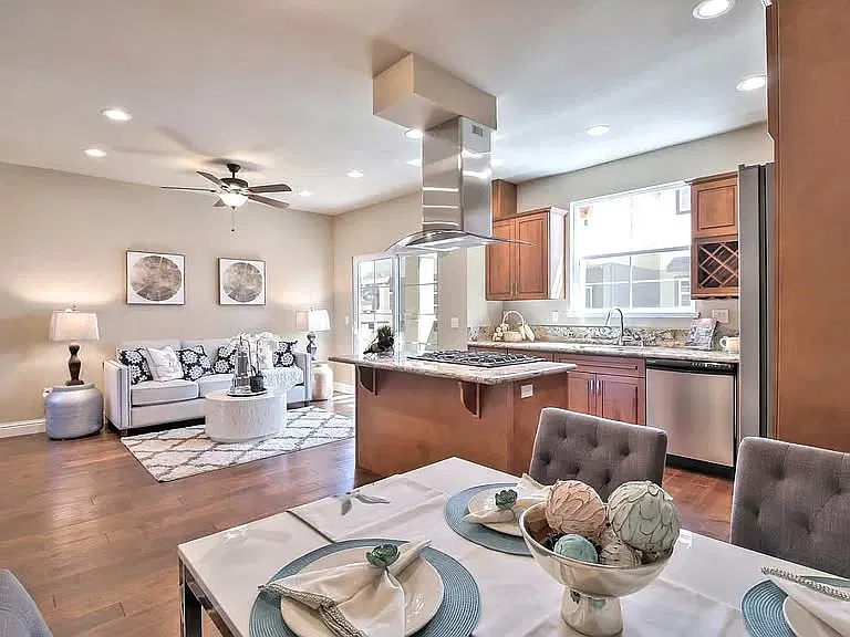 3 bed, 3.5 bath, 1461 sqft, $3,995 — Photo 3