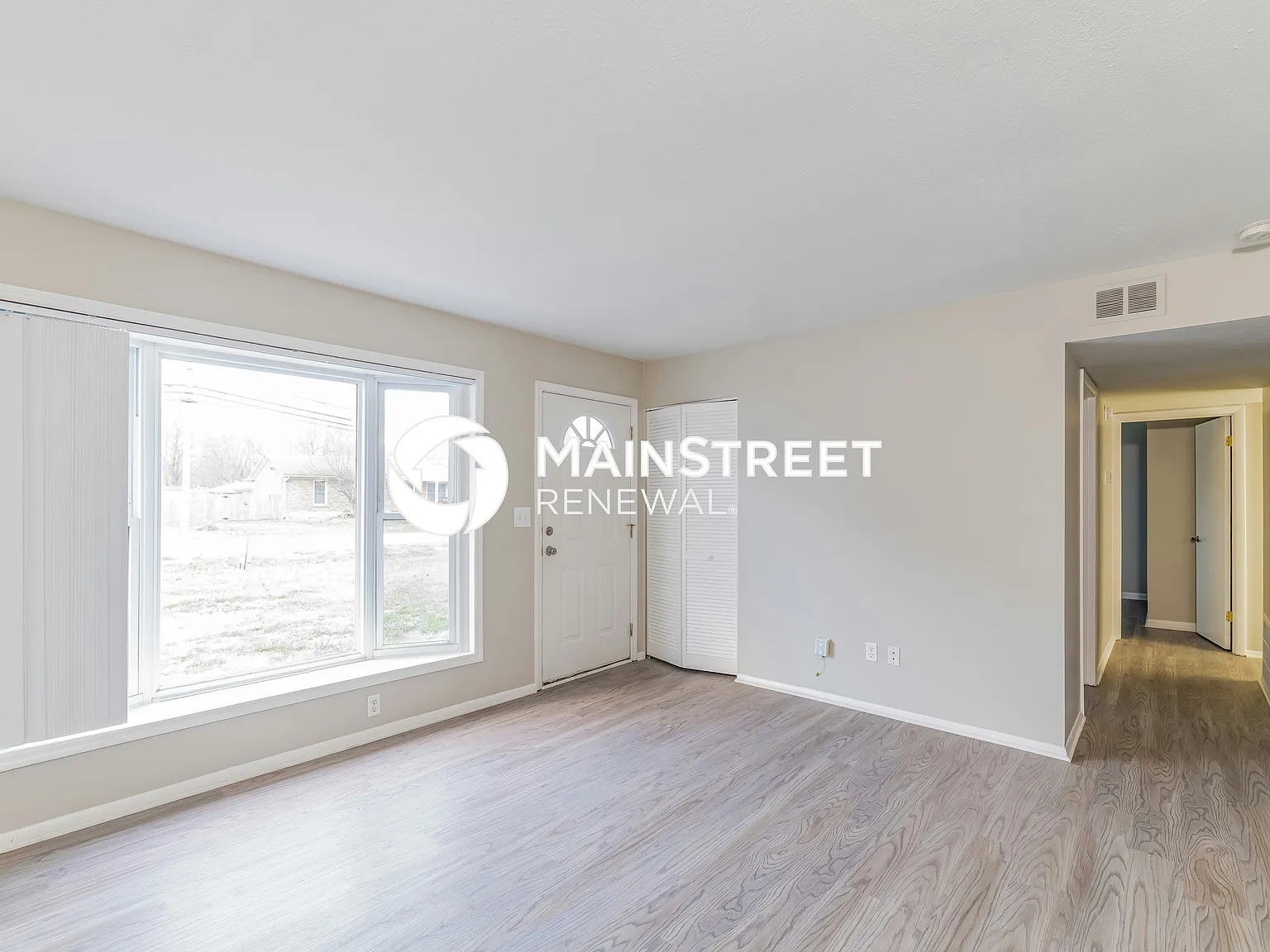 7512 Greenwood Rd — Photo 2