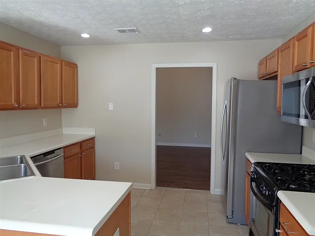 840 James Ridge Dr — Photo 3
