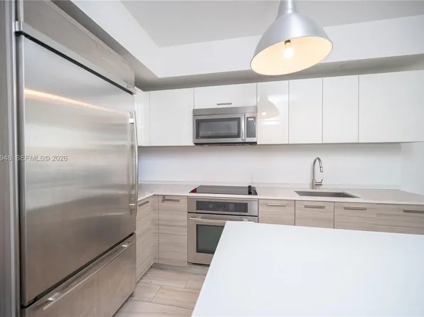 1300 Brickell Bay Dr APT 710, Miami, FL 33131