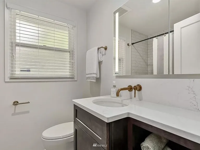 333 108th Ave SE — Photo 10