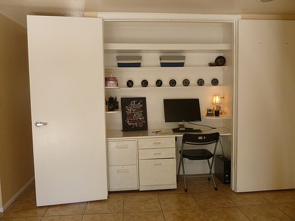 Office/Craft space included