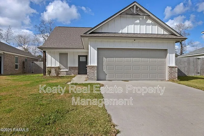 3 bed, 2.0 bath, 1200 sqft, $1,725 — Photo 1