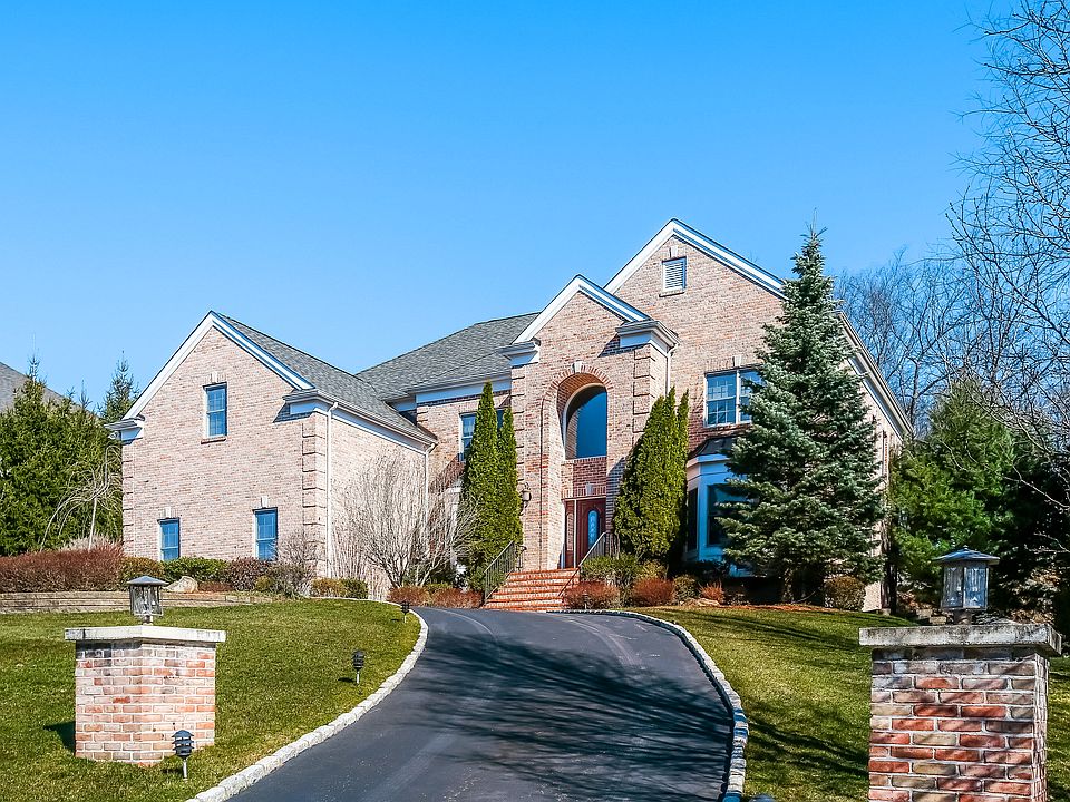 1st image of 51 Stonewall Cir