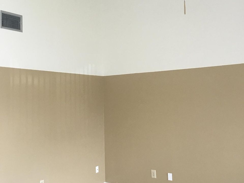 Living room, high ceiling