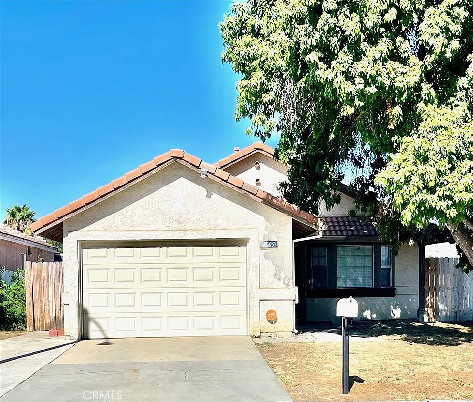 2 bed, 894 sqft, $2,100 — Photo 1