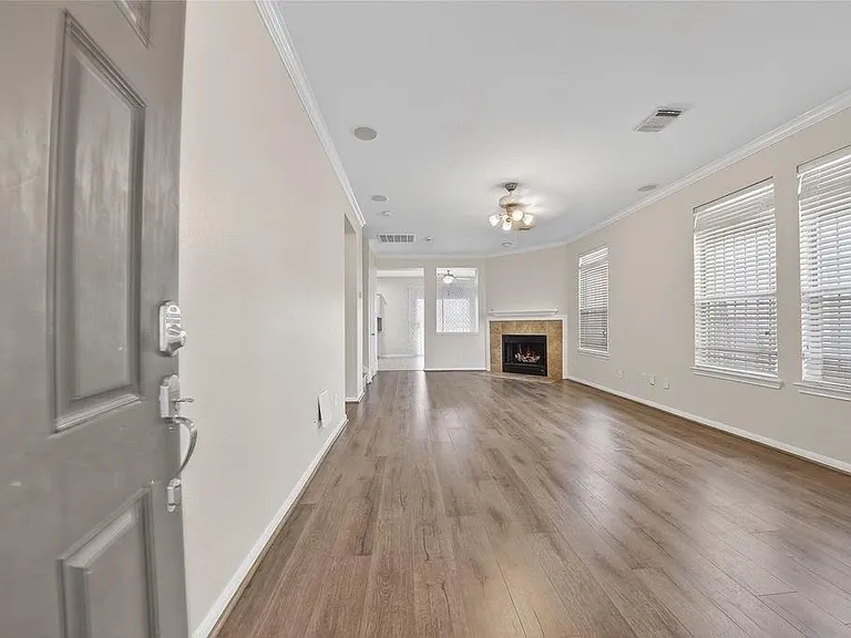 8118 Barnes Ridge Ln — Photo 3