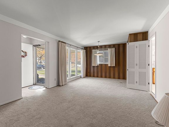5th image of 26739 Midway St