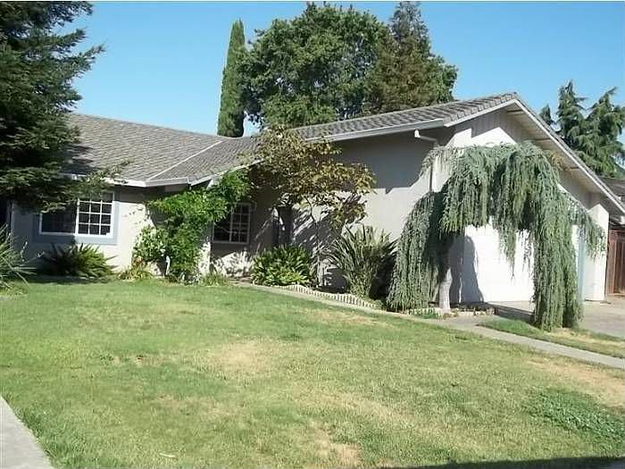 1st image of 720 Dorchester Cir