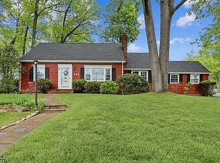 240 Old Tote Rd, Mountainside, NJ 07092