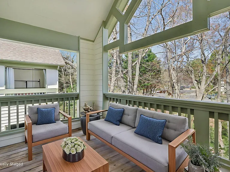 One Norman Square — Photo 10