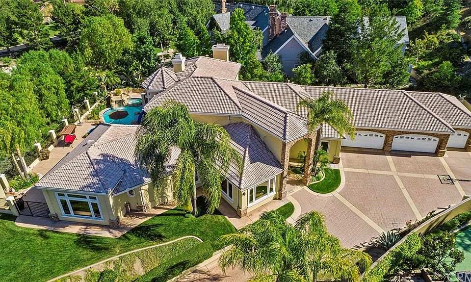 1st image of 22117 Twin Oaks Ct