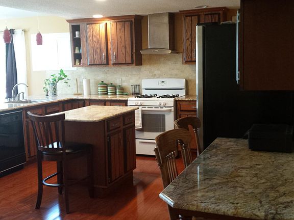 Kitchen with granit counter tops