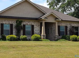 132 Birch Falls Dr, Hazel Green, AL 35750