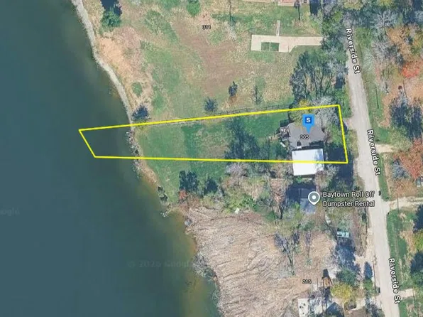 305 Riverside St, Highlands, TX 77562