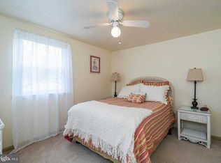 948 Cathedral Rd, Philadelphia, PA 19128