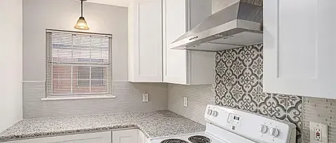 2533 Warren Ave — Photo 83