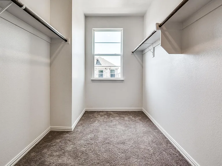 6205 Queens Path — Photo 30