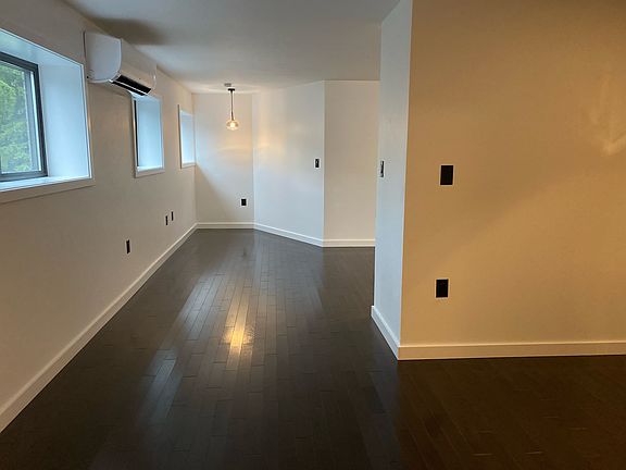 5th image of 130 Temple St #556