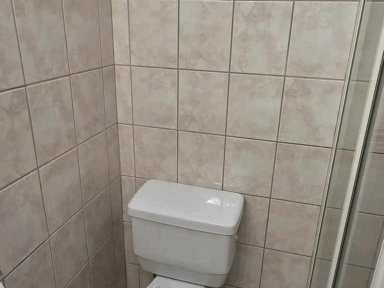 Master Bedroom Bathroom 2