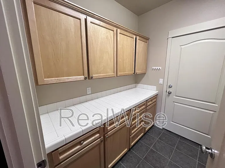 835 Nutcracker Dr — Photo 36