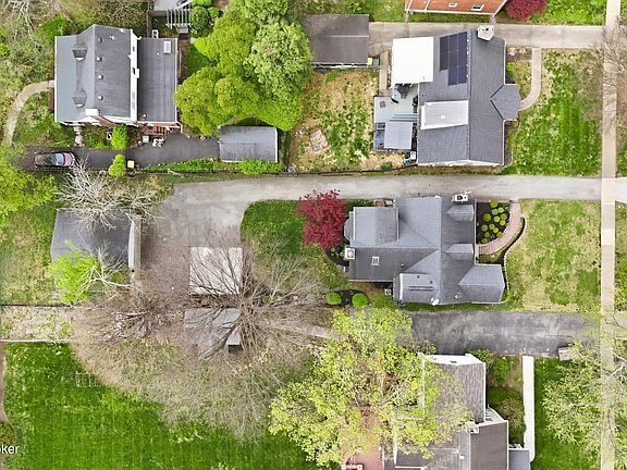 5th image of 2012 Strathmoor Blvd
