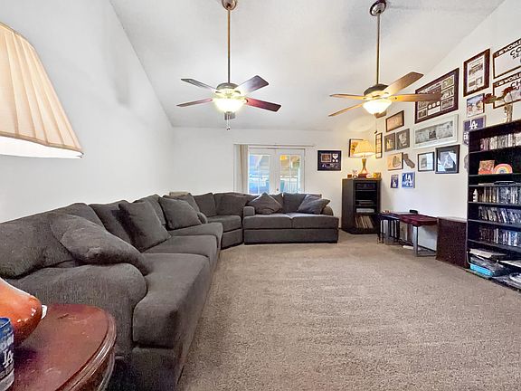 4th image of 2601 W Country Avenue