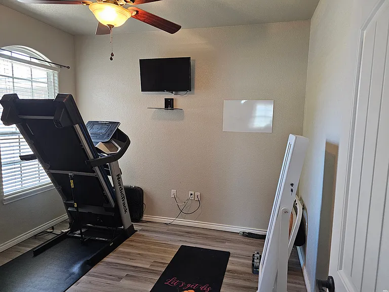 141 Mariposa Dr — Photo 16