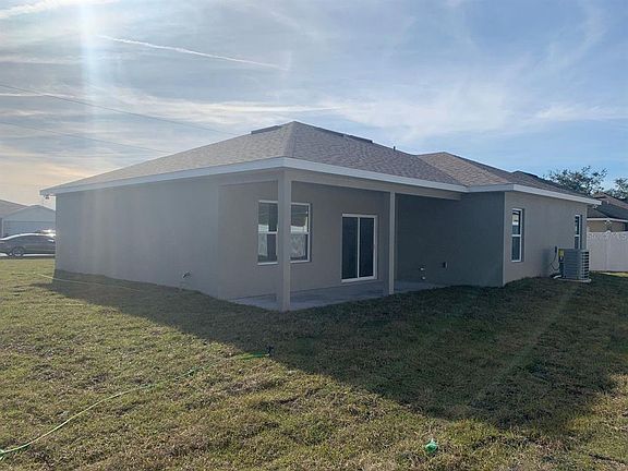 2nd image of 1901 Manatee Ln