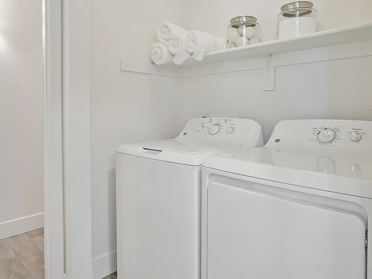 Elevation — Photo 24